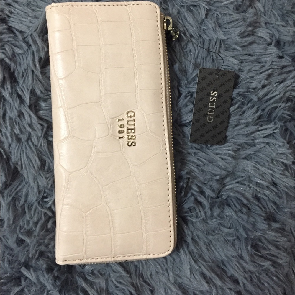Guess wallet
